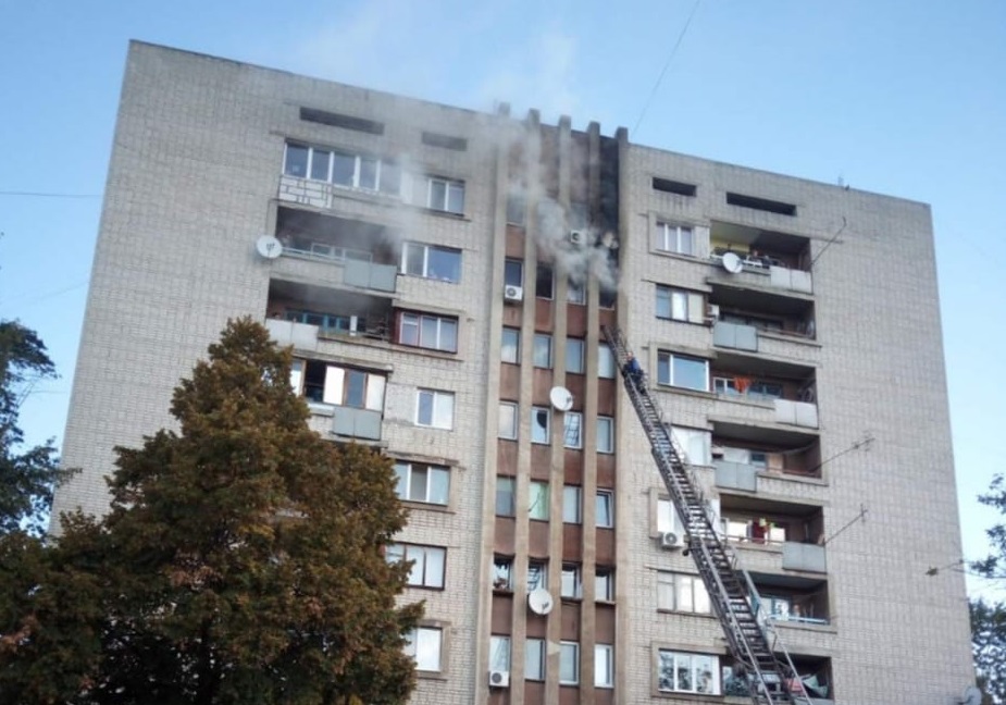 В Черкассах произошел пожар в общежитии (ФОТО)