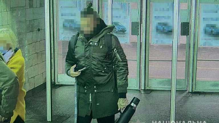 В Киеве взяли под стражу иностранца, который с пистолетом дебоширил в метро (ФОТО)