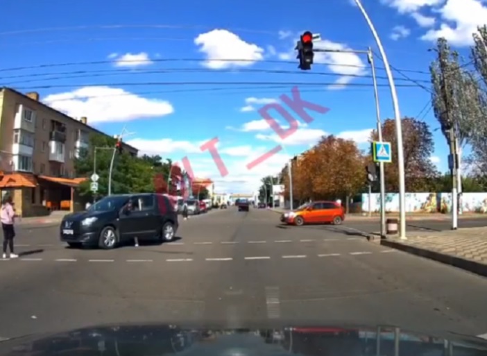 В Запорожской области автоледи сбила девушку на «зебре» (ВИДЕО)