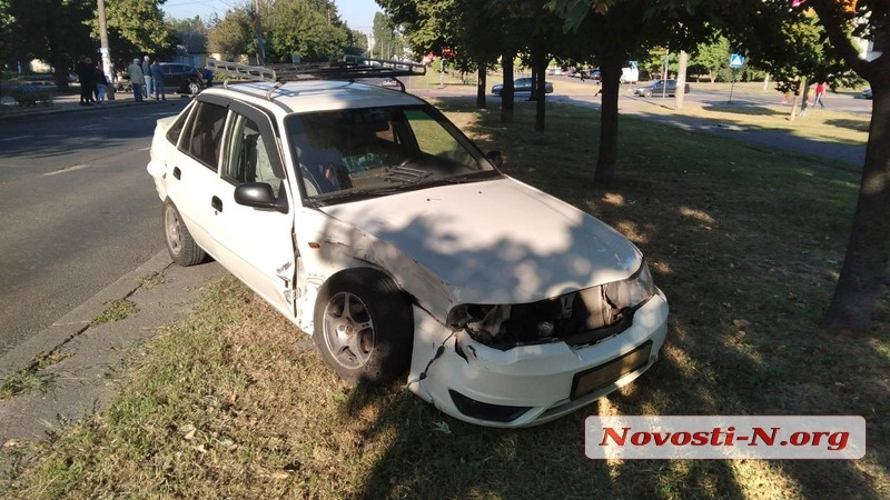 В центре Николаева Ford въехал в Daewoo (ФОТО)