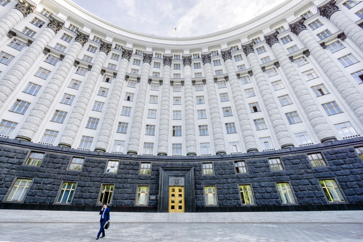 В зоне риска находится семь министров Кабмина – эксперт