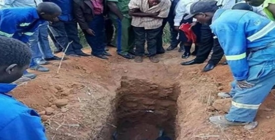 Хотел воскреснуть: В Замбии пастора похоронили по его просьбе заживо (ФОТО)