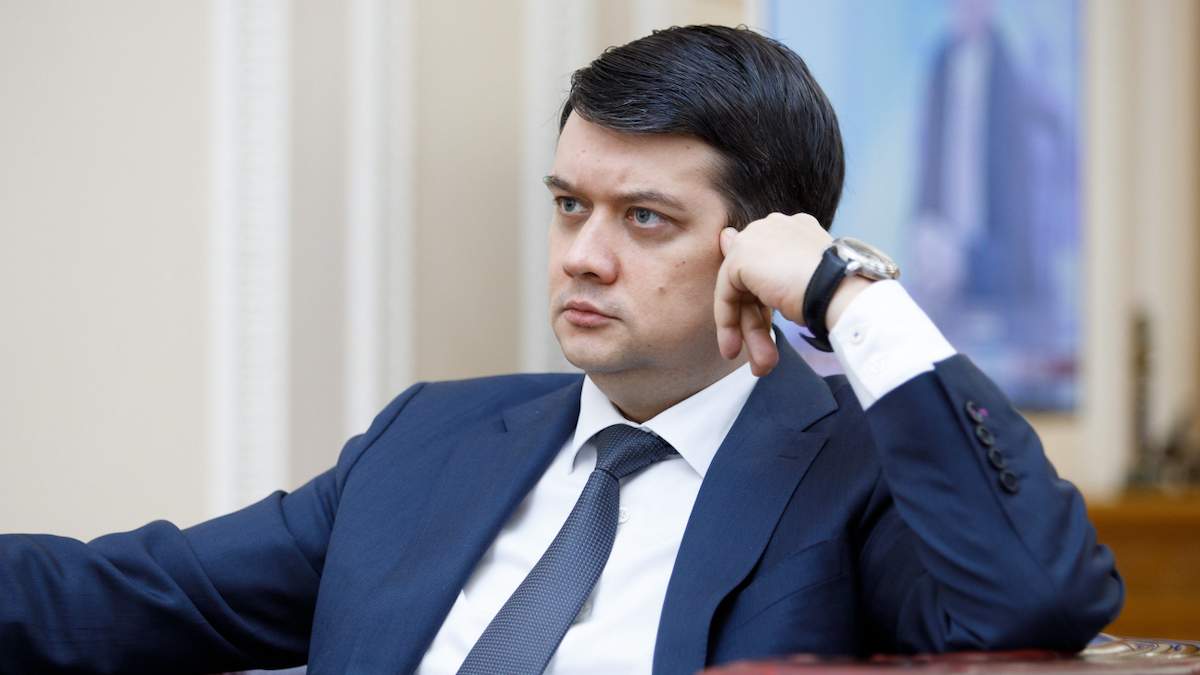 Юристы нашли ошибки в подписных листах для Разумкова &#8212; эксперт