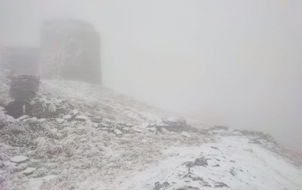 В Карпатах выпал снег (ФОТО)