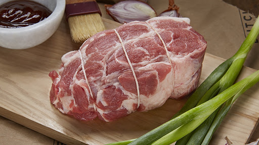 В Украине снизились закупочные цены на свинину: мясо перед праздниками дорожать не будет