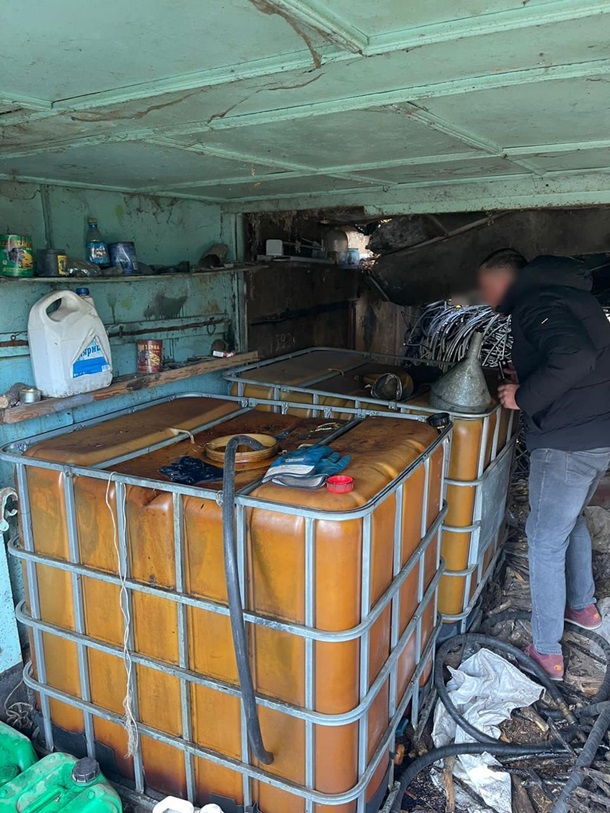 На границе с Молдовой нашли нелегальный спиртопровод (ВИДЕО)