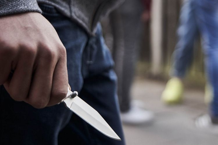В Одессе иностранец изрезал ножом экс-возлюбленную и ее коллегу