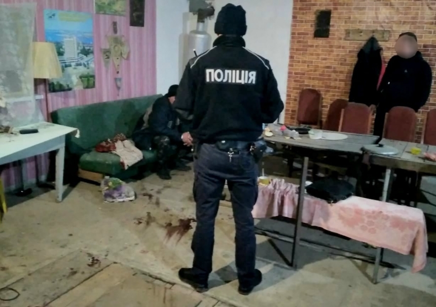 На Николаевщине в гараже взорвалась граната: двое пострадавших (ФОТО)