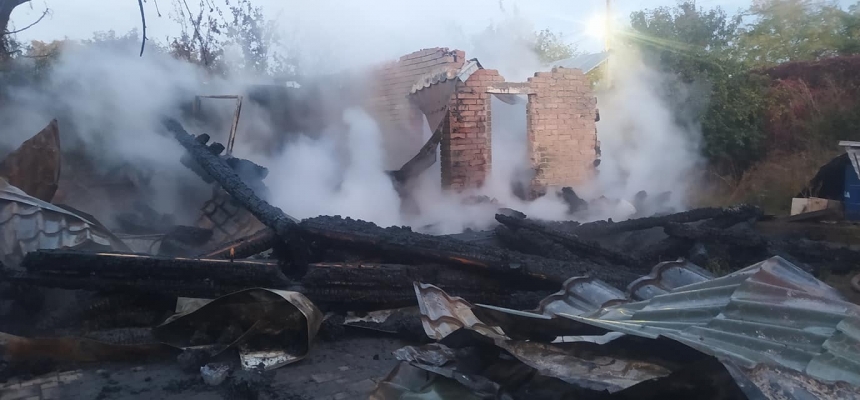 Под Николаевом житель села учинил погром в частном доме: сгорела баня (ФОТО)
