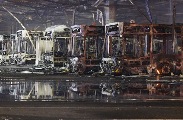 В Германии произошел масштабный пожар в автобусном парке (ФОТО, ВИДЕО)