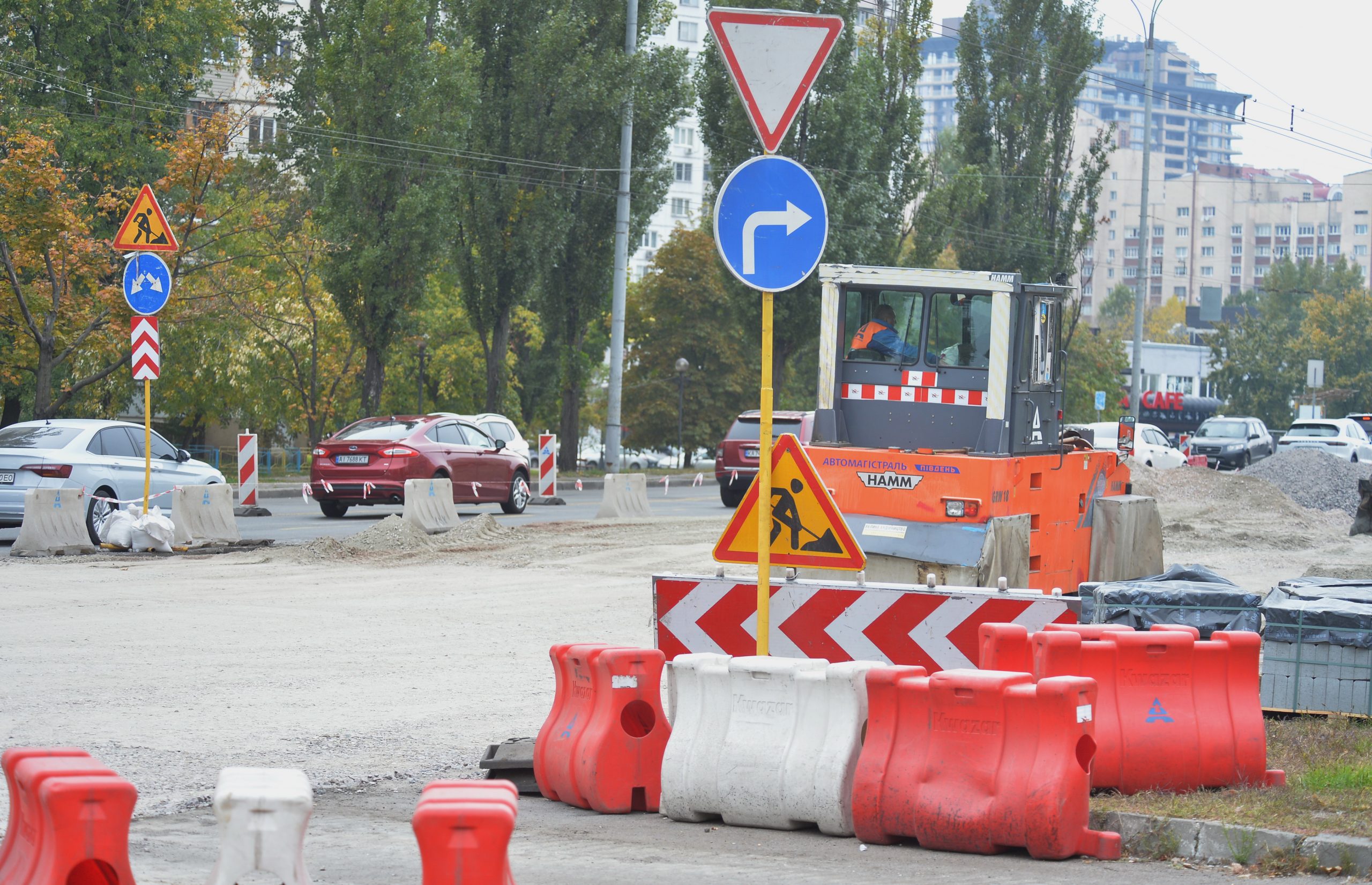 Как проходит ремонт проспекта Героев Сталинграда в Киеве