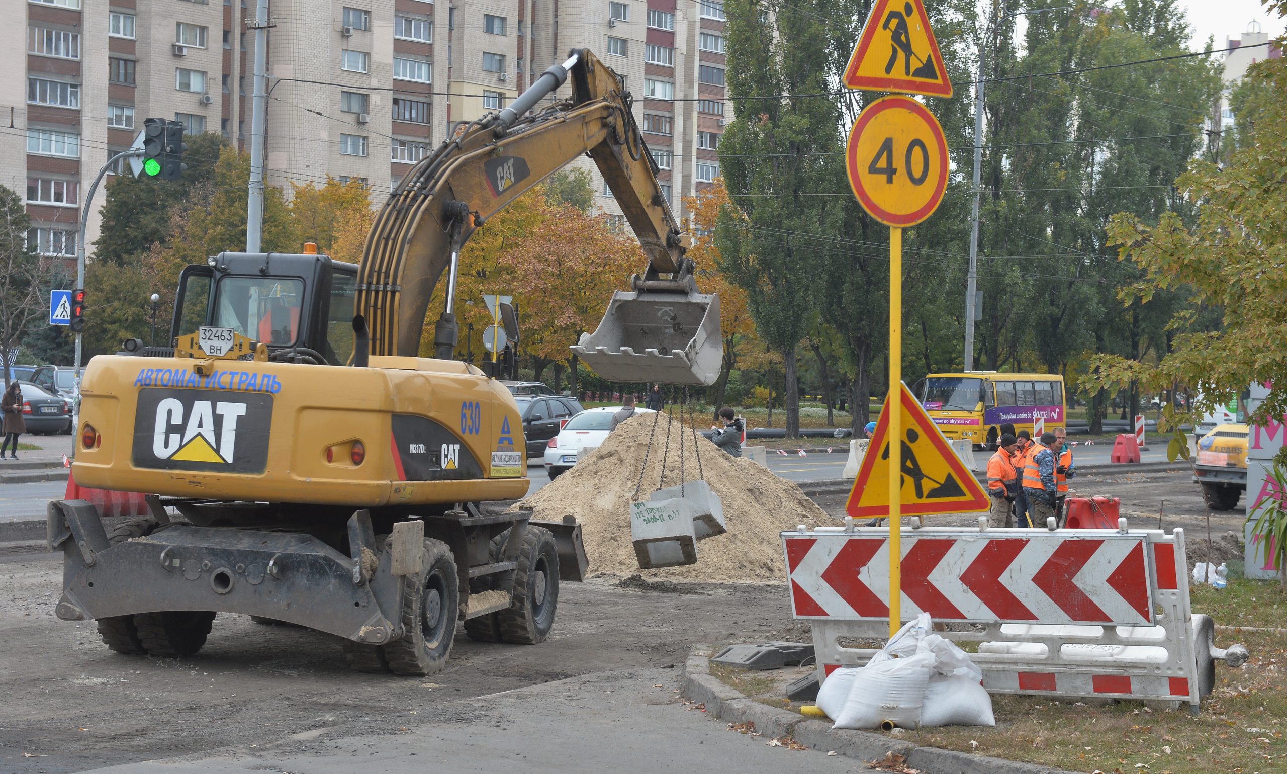 Как проходит ремонт проспекта Героев Сталинграда в Киеве