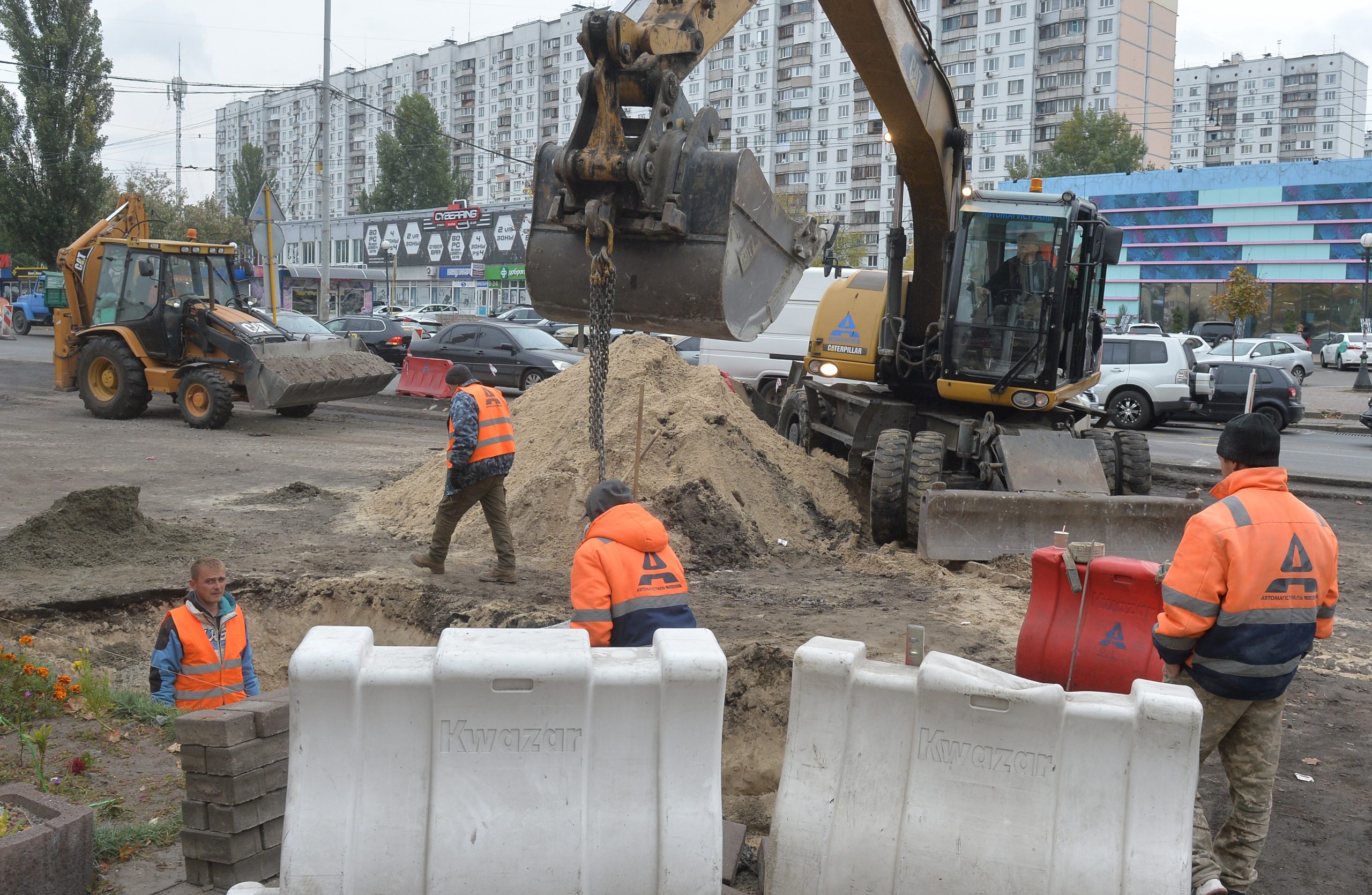 Как проходит ремонт проспекта Героев Сталинграда в Киеве