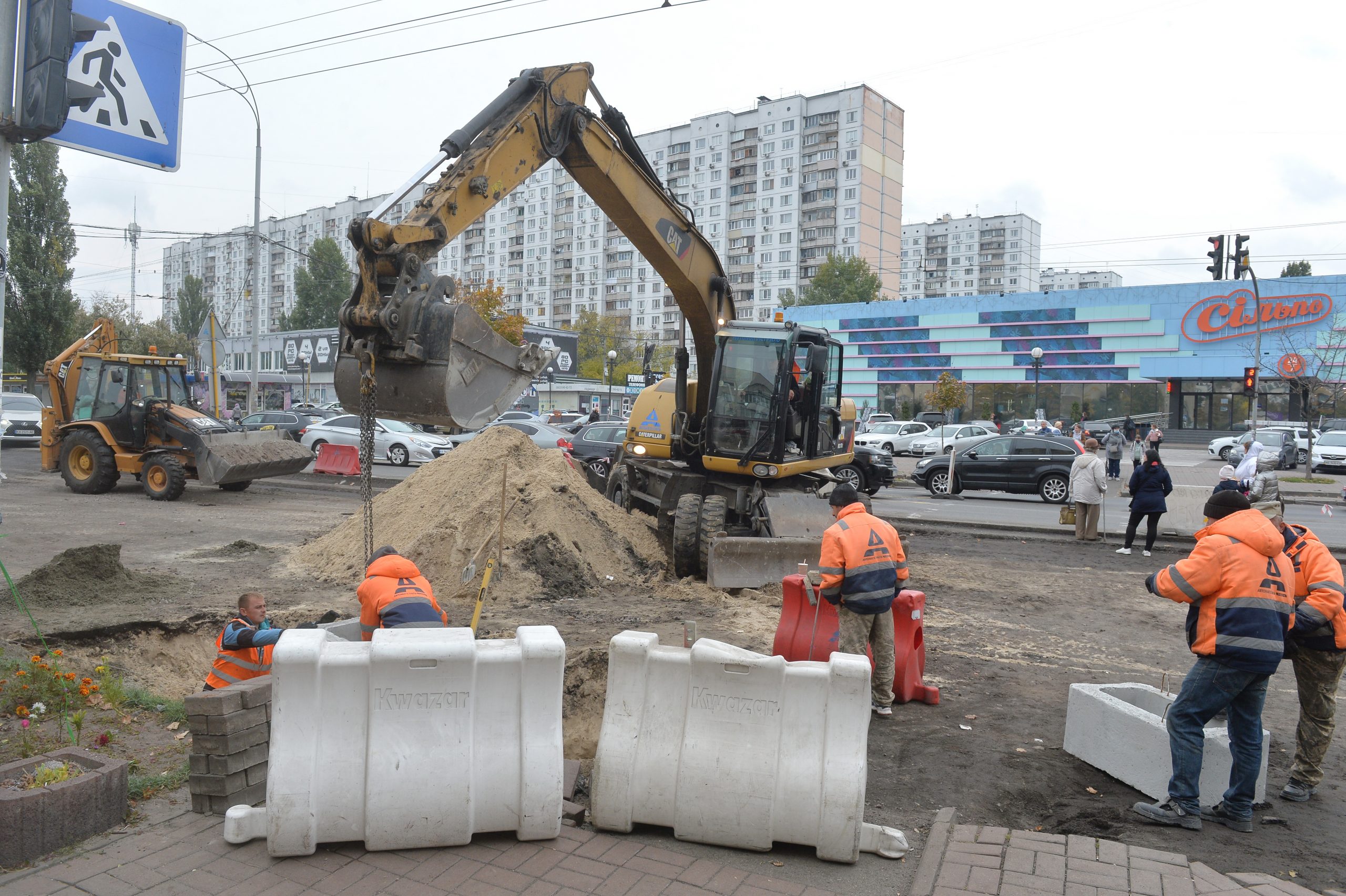 Как проходит ремонт проспекта Героев Сталинграда в Киеве