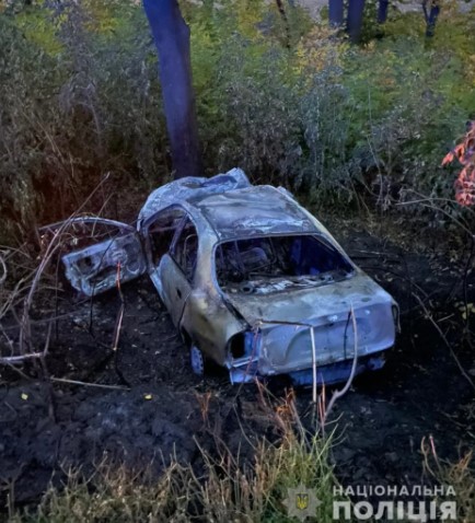 На Винничине водитель погиб, когда автомобиль слетел в кювет и загорелся (ФОТО)