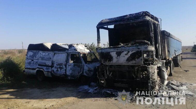 Одессит из-за конфликта сжег автобус и грузовик знакомого (ФОТО)
