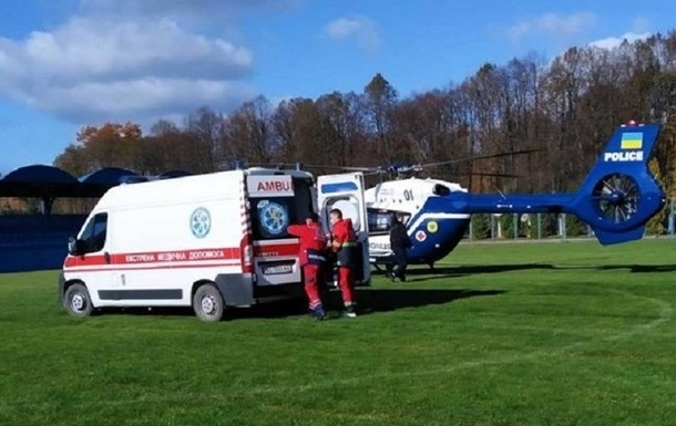 Перенесшего инсульт ребенка доставили во львовскую больницу на вертолете (ФОТО)
