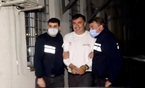 Саакашвили потребовалась помощь реаниматологов (ФОТО)