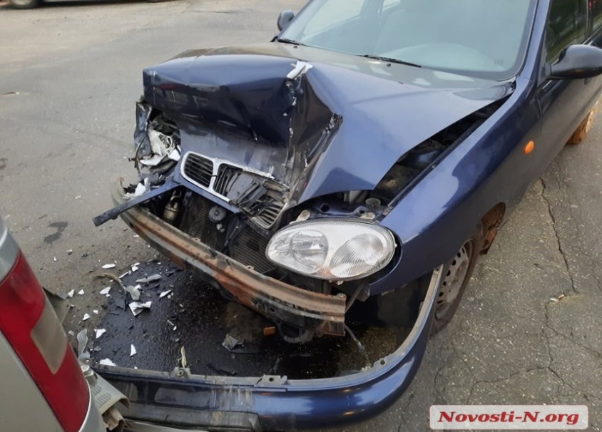 Volkswagen, Ford и Daewoo: в Николаеве столкнулись сразу три авто