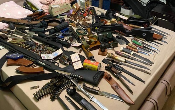 В Донецкой области разоблачили полицейских, торговавших оружием и боеприпасами (ФОТО)