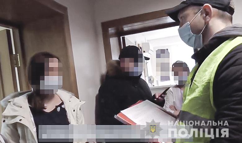 В Киеве врач и медсестры зарабатывали на подделке COVID-сертификатов (ФОТО, ВИДЕО)