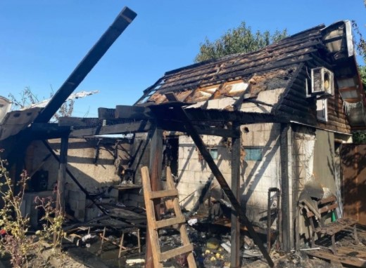 В Мелитополе сгорел дом из-за пожара на веранде (ФОТО)