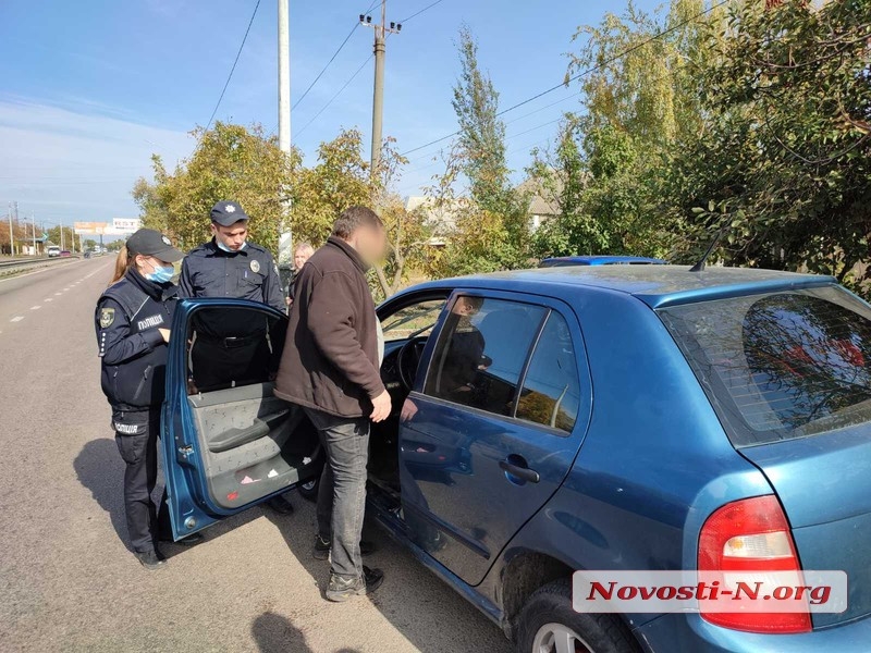 В Николаеве водитель протащил патрульного по асфальту (ФОТО)
