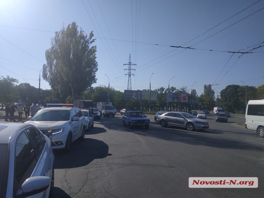 В Николаеве водитель избил полицейского (ФОТО)