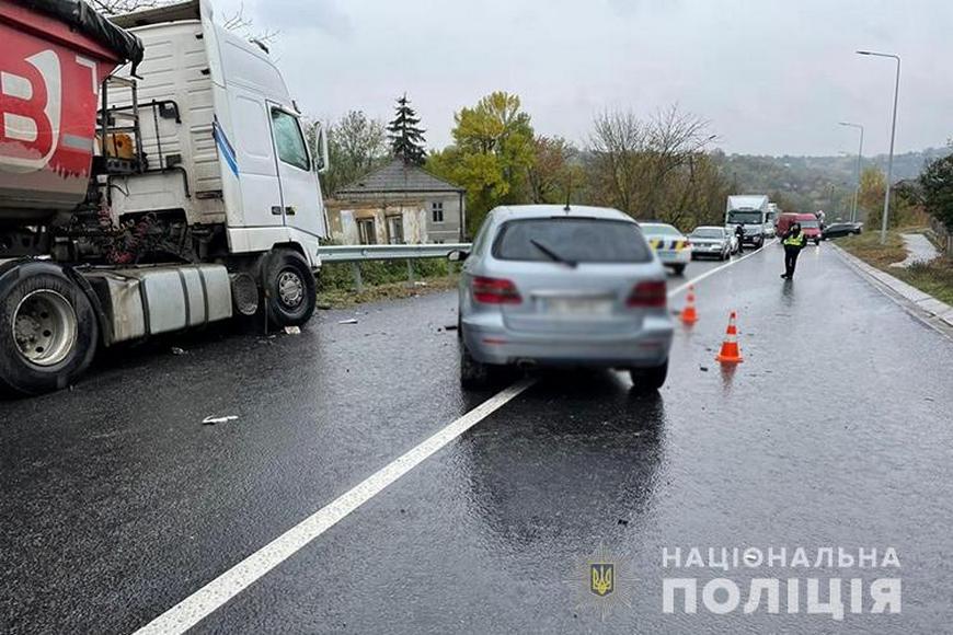 В Тернопольской области перевернулся микроавтобус: пострадал водитель (ФОТО)
