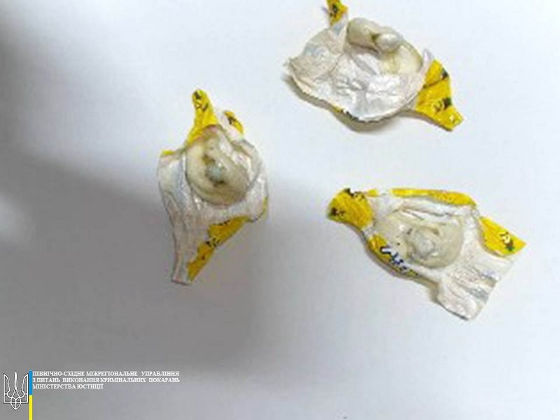 В харьковский изолятор передали конфеты с наркотиками (ФОТО)