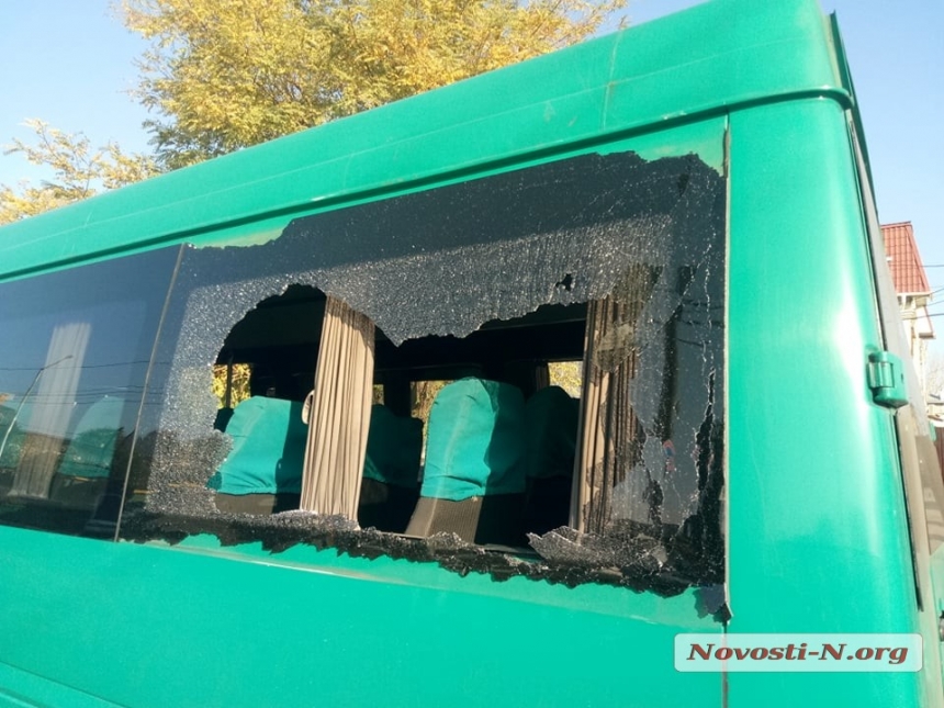 В центре Николаева автобус врезался в маршрутку (ФОТО)