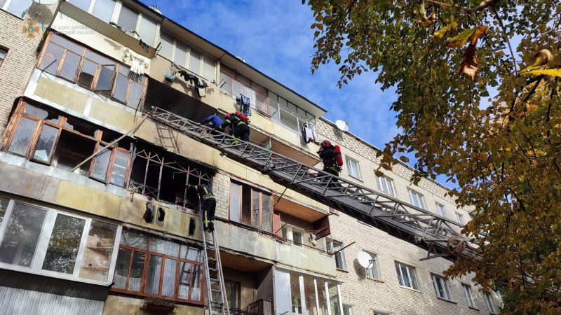 Во Львовской области горел жилой дом: пострадали дети (ФОТО)