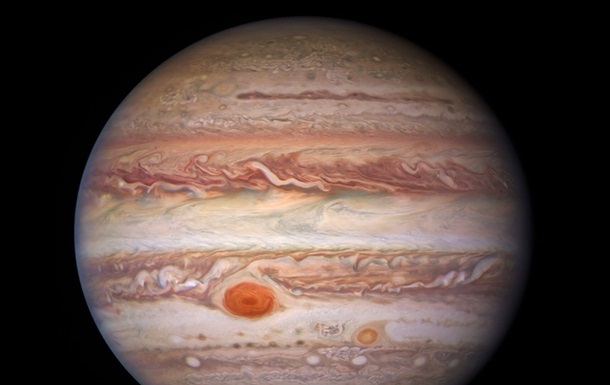 Зонд NASA измерил глубину гигантского шторма на Юпитере