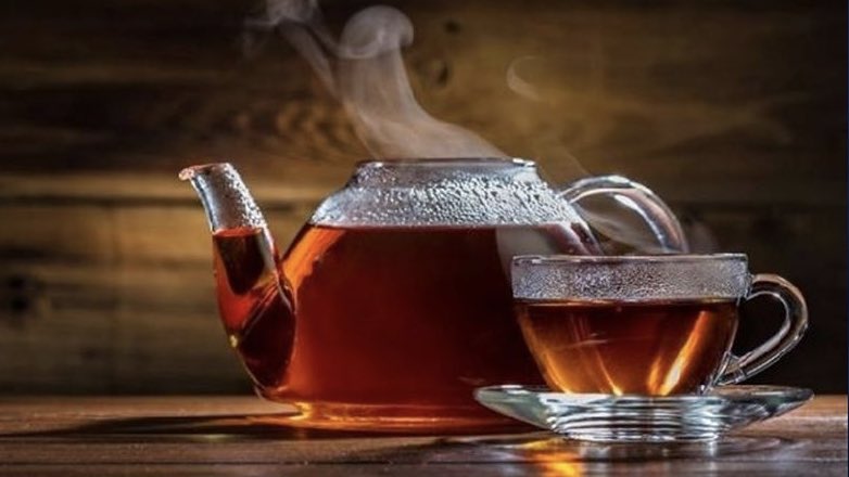 Сладкий чай полезнее несладкого: диетологи сообщили, кого это касается