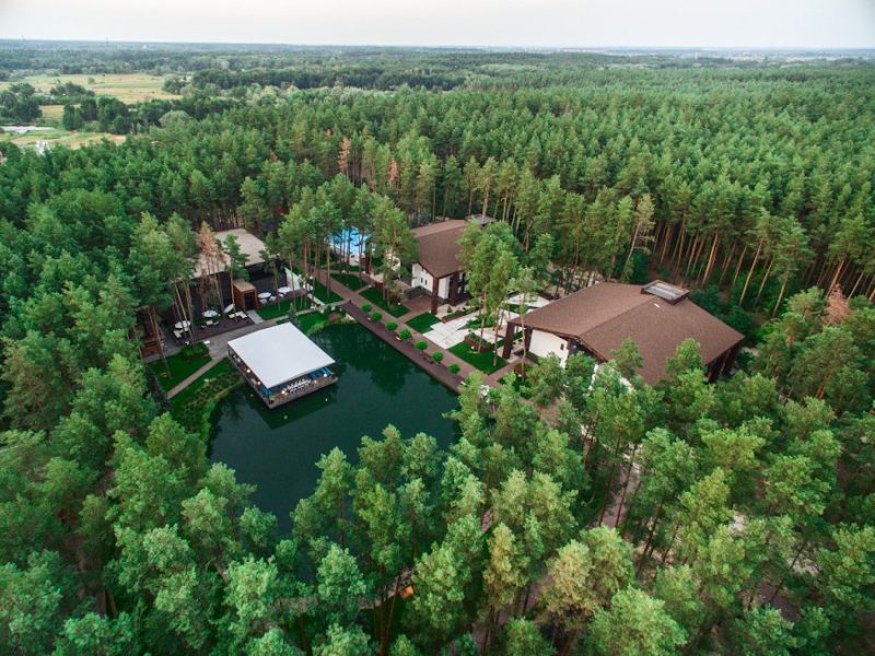 Лучшие отели Украины для отдыха в лесу