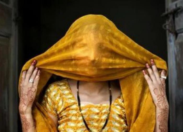 В Индии 16-летнюю девушку изнасиловали 400 мужчин