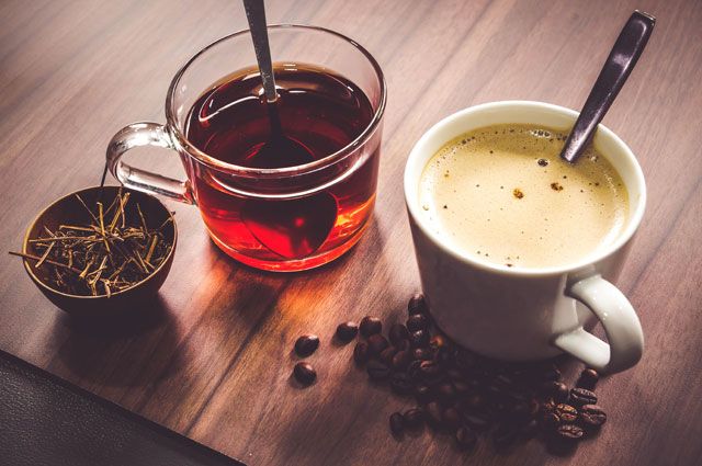 Ученые рассказали о рисках кофе и чая для людей в возрасте