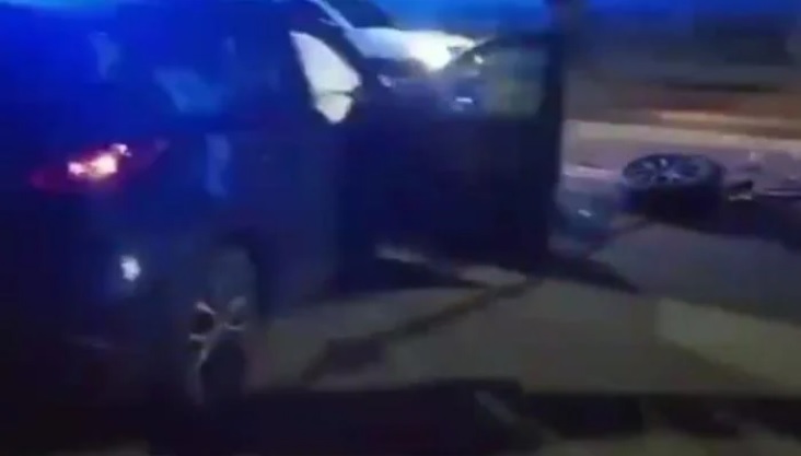 Под Киевом пьяная автоледи на Mazda врезалась в маршрутку и грузовик (ВИДЕО)