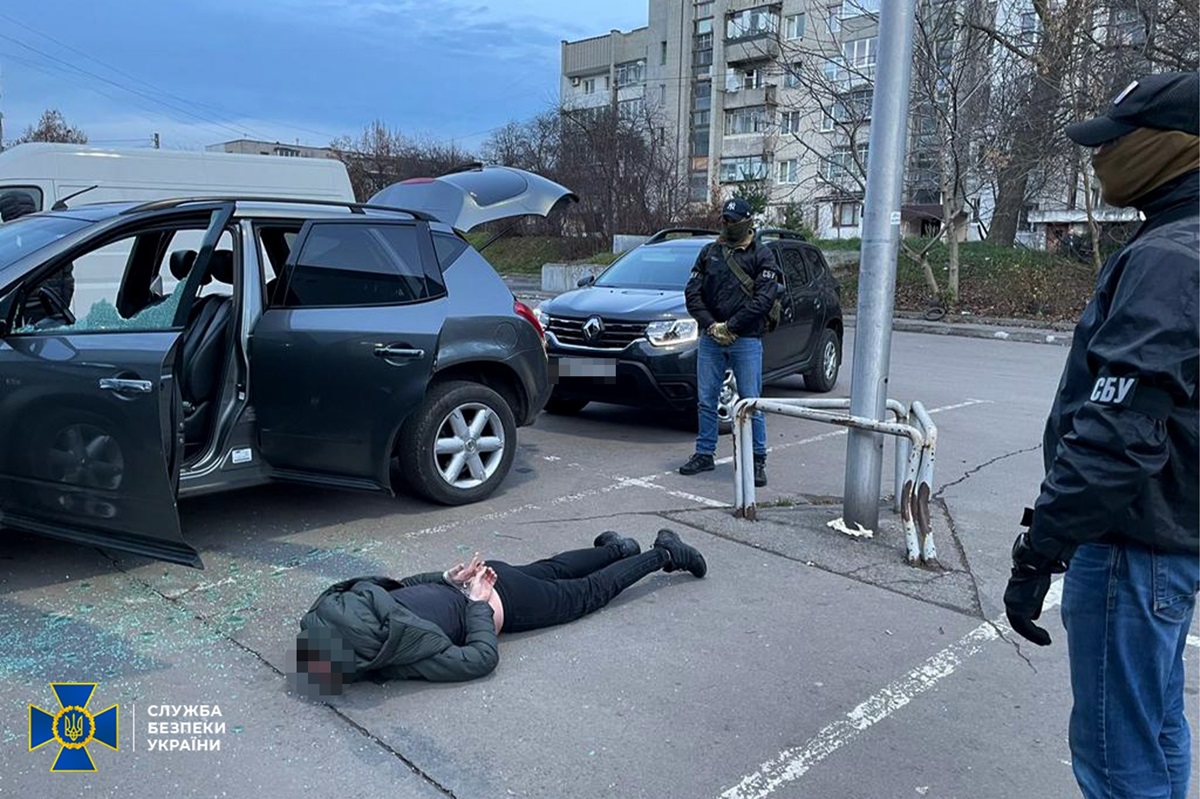 Грабили и торговали наркотиками: СБУ накрыла международную группировку (ВИДЕО)