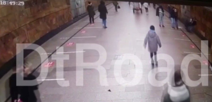 В метро спаситель самоубийцы погиб, а горе-суицидник выжил и убил себя по-другому (ФОТО)