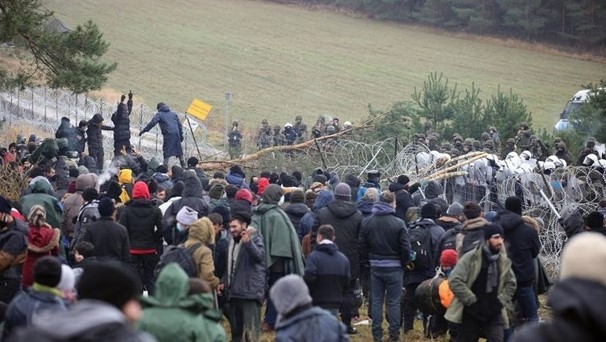 Тысячи беженцев у границ Беларуси и Польши: как миграционный кризис ударит по ЕС и Украине? (пресс-конференция)