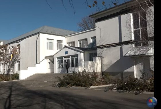 В Николаевской области на первоклассника упал потолок (ВИДЕО)