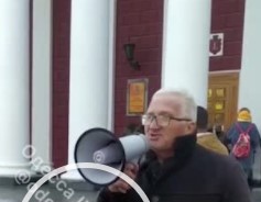 Выступающего на митинге в Одессе поймали на антисемитских высказываниях (ВИДЕО)
