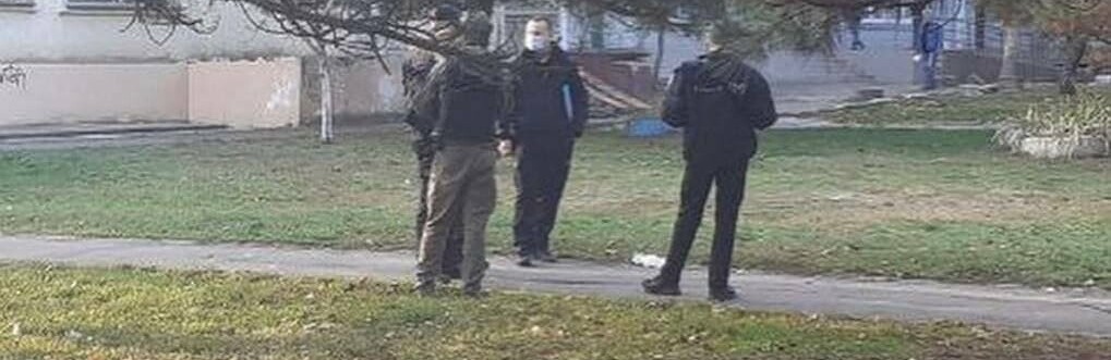 В Черноморске возле больницы обнаружили гранату (ФОТО)