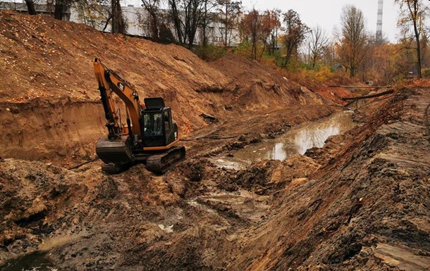 В Киеве начали восстанавливать природное русло реки Почайной (ФОТО)