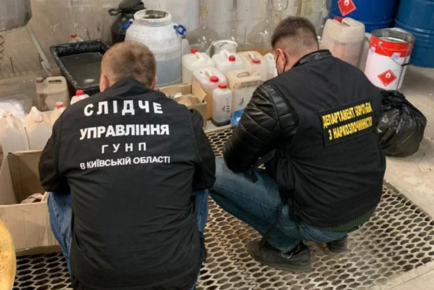 В Киевской области разоблачили банду, сбывающую амфетамин (ФОТО, ВИДЕО)