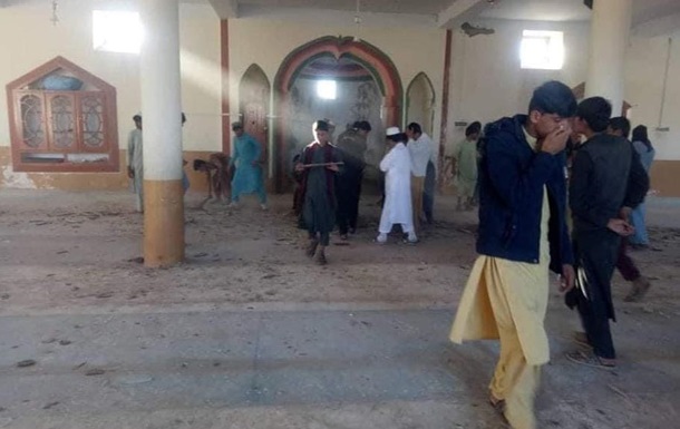 Взрыв в мечети в Афганистане: погибли 2 человека, 17 получили ранения (ФОТО)