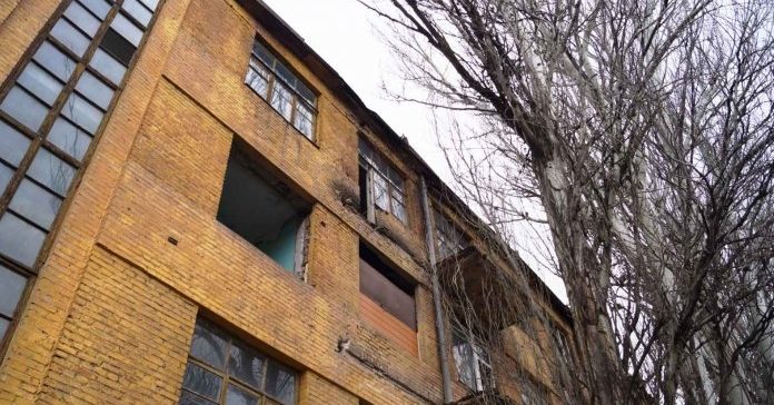 В Запорожье рухнул балкон с мужчиной: горожанин погиб (ФОТО)