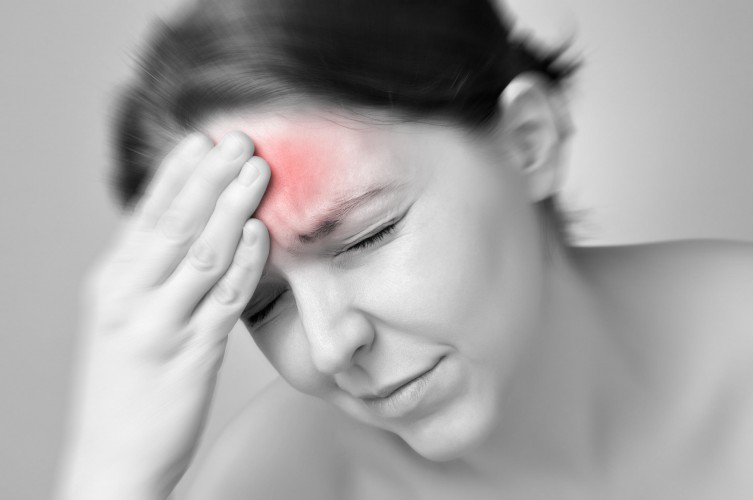 Как справиться с головными болями без таблеток: советы врача