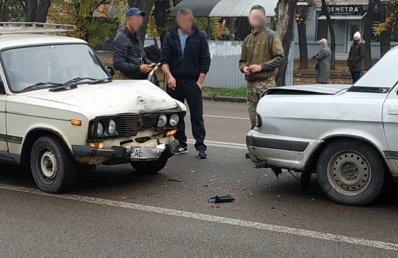 В Николаеве – ДТП: водитель «Волги» резко притормозил (ФОТО)